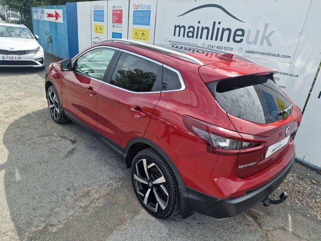 Nissan Qashqai 1.3 Dig-t Tekna Euro 6 S S SK20RUJ Red #3