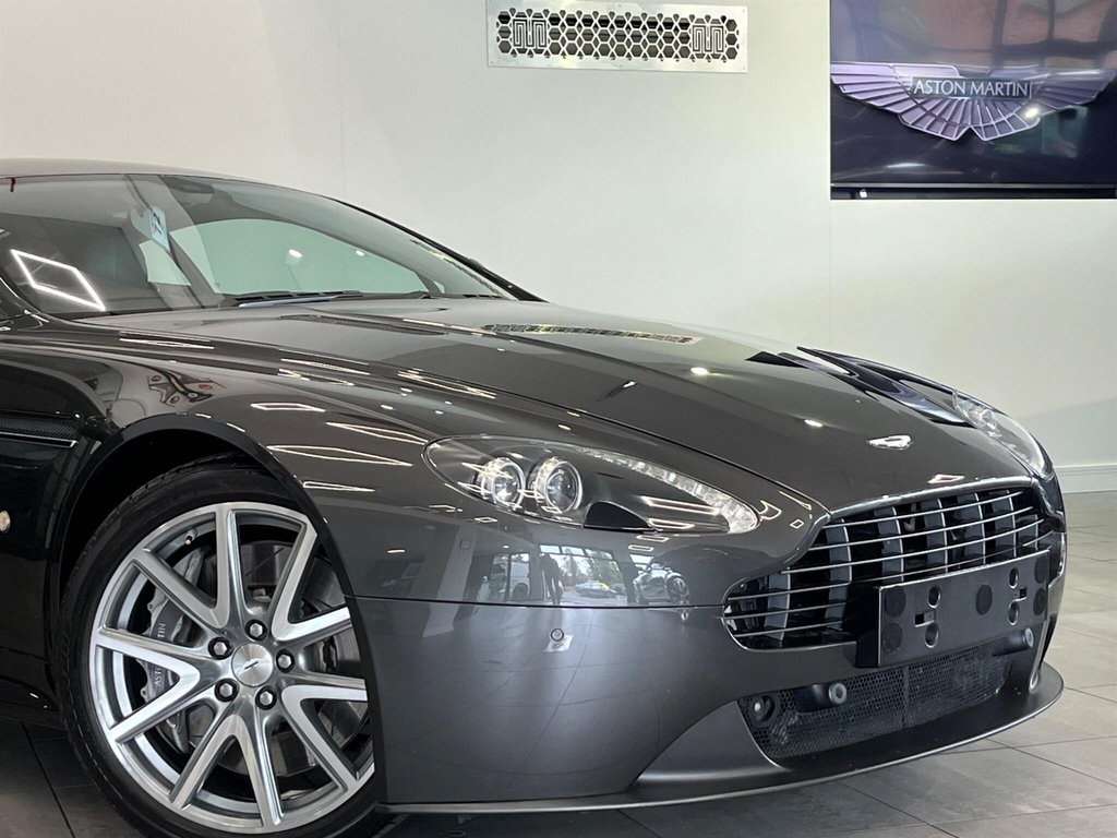 Aston Martin Vantage 6.0 V12 S Roadster Sportshift Euro 5 2-Door Euro  #4