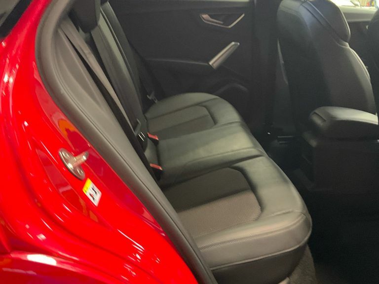 Audi Q2 35 Tfsi Black Edition S Tronic Red #2