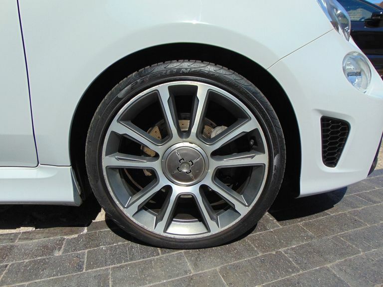 Abarth 595 1.4 T-jet F595 Pista Cabrio Euro Yellow #40
