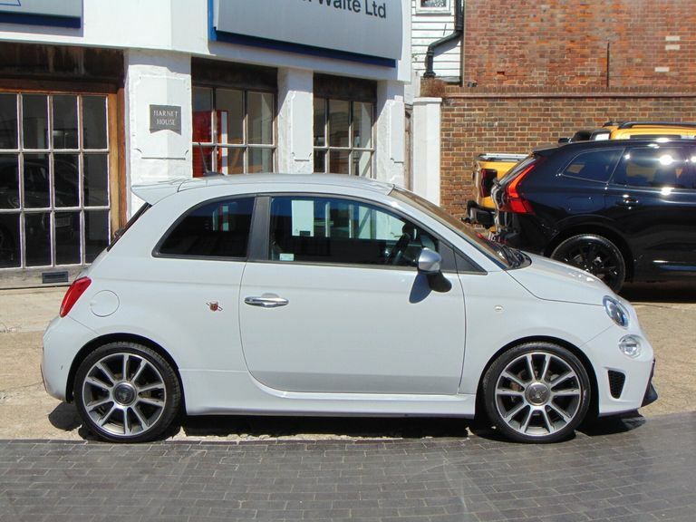Abarth 595 1.4 T-jet F595 Pista Cabrio Euro Yellow #2