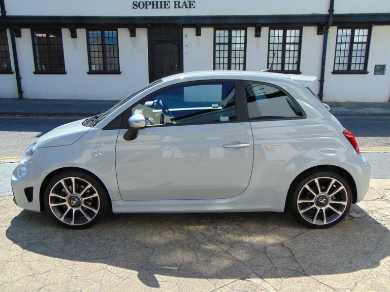 Abarth 595 1.4 T-jet F595 Pista Cabrio Euro Yellow #9