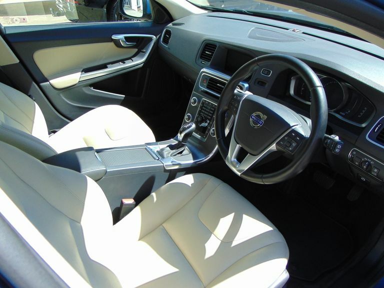 Volvo V60 D3 150 Se Lux Nav Geartronic Blue #4