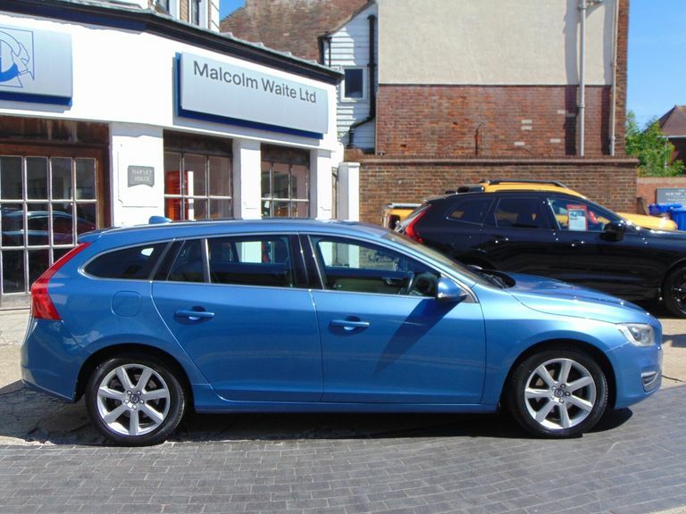 Volvo V60 D3 150 Se Lux Nav Geartronic Blue #2