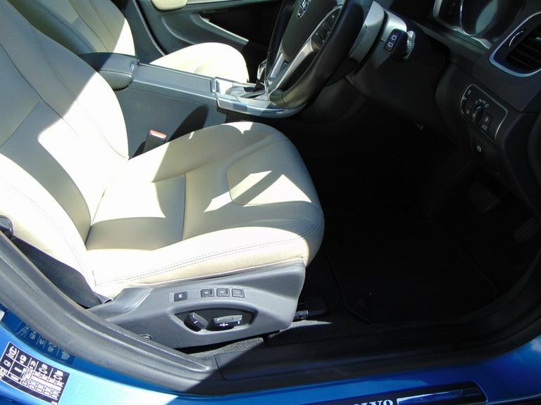 Volvo V60 Vehicle Details Price - 9995 Make Volvo Model V Grey #30