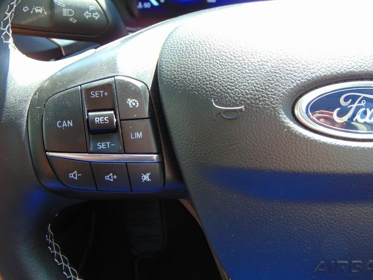 Ford Focus 1.0T Ecoboost St-line X Estate Eur White #35