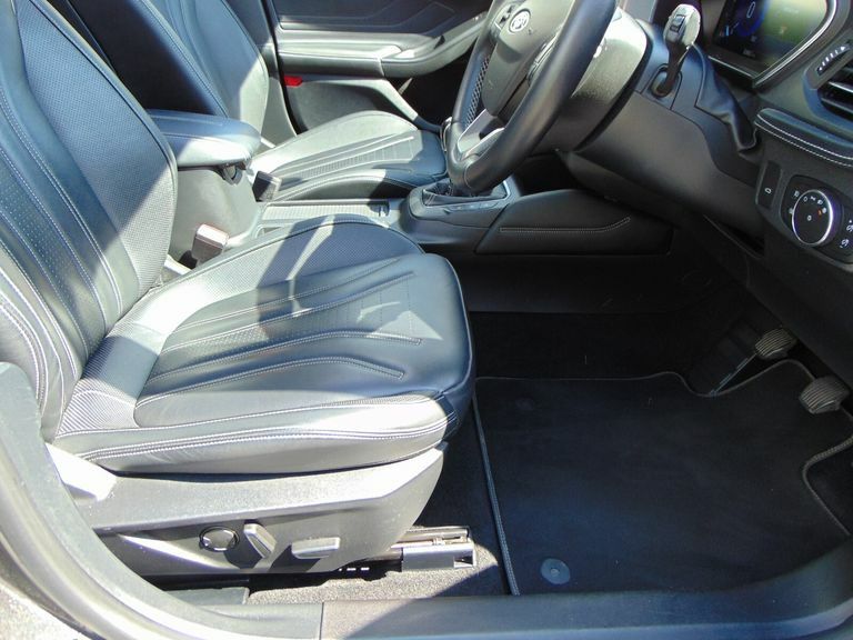 Ford Focus 1.0T Ecoboost St-line X Estate Eur White #43