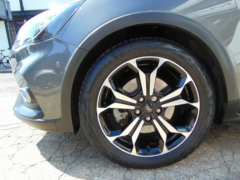 Ford Focus 1.0T Ecoboost St-line X Estate Eur White #70