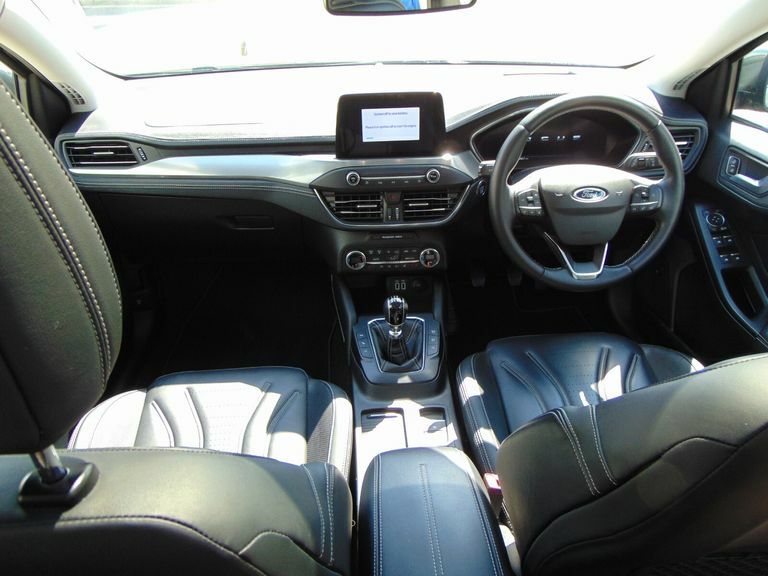 Ford Focus 1.0T Ecoboost St-line X Estate Eur White #14