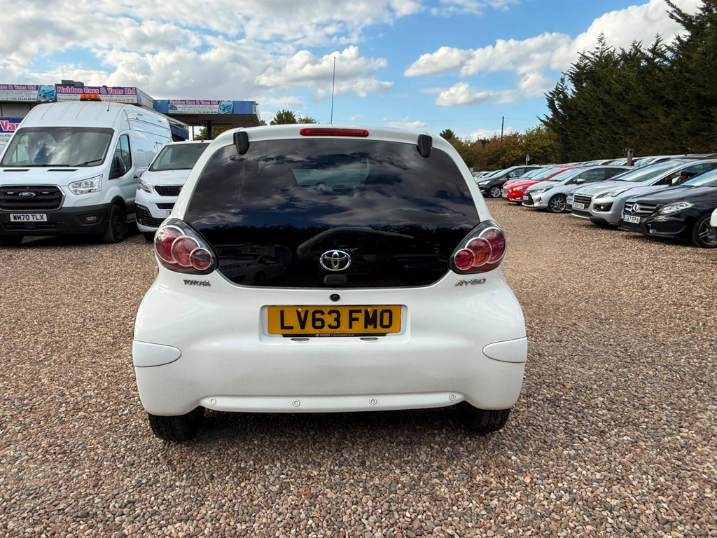 Toyota Aygo 1.0 Vvt-i Move Euro 5 White #4