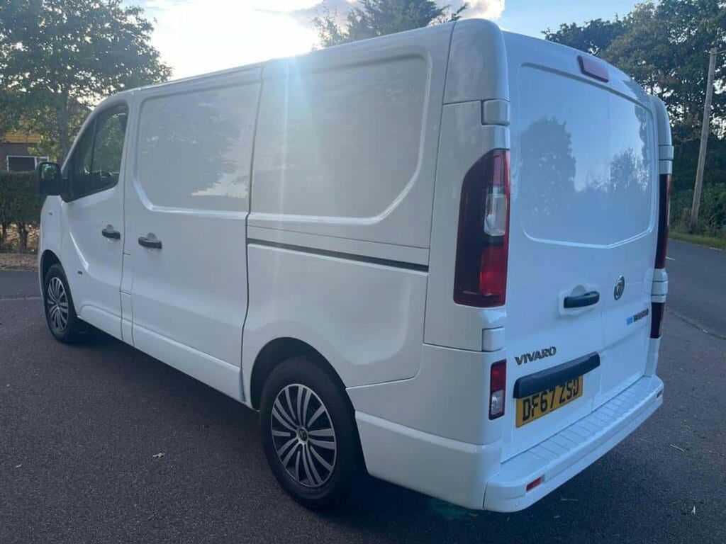 Vauxhall Vivaro Mpv White #3
