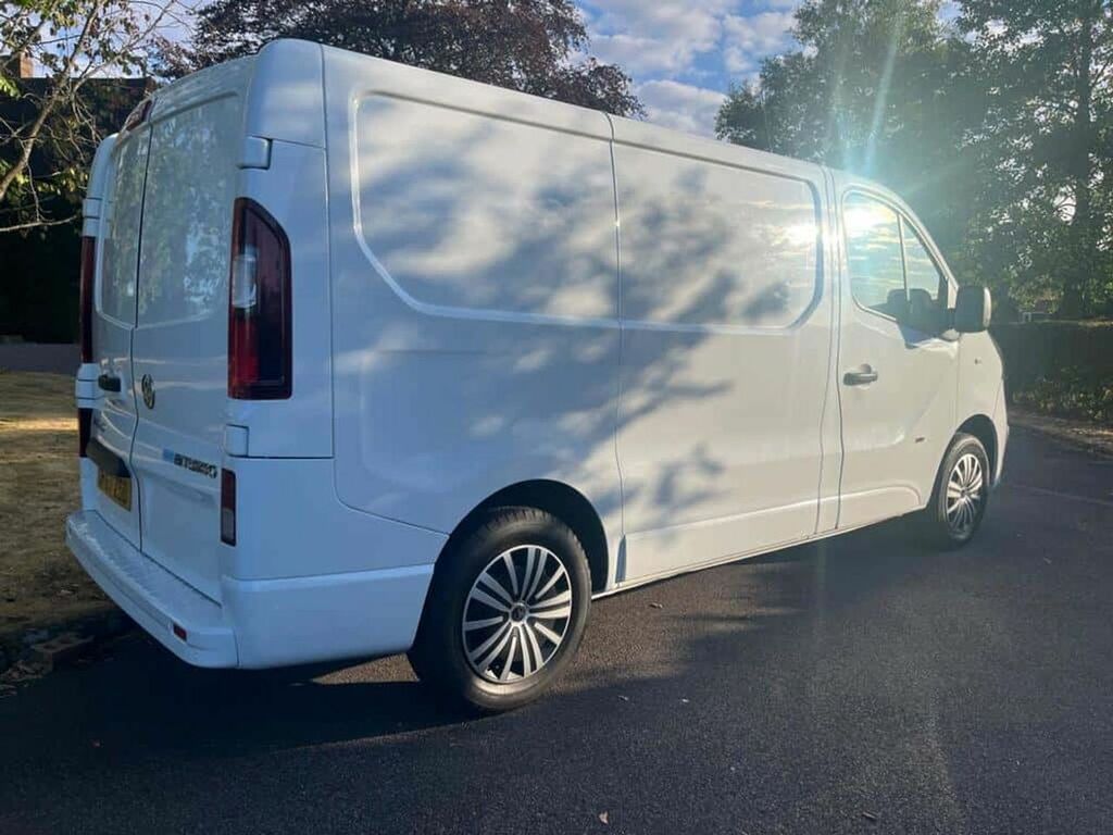 Vauxhall Vivaro Mpv White #2
