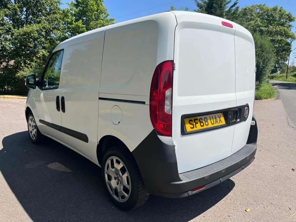 Fiat Doblo Mpv White #5