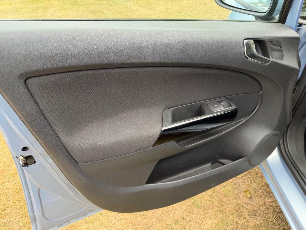 Vauxhall Corsa 2007 Vauxhall Corsanbsp1.2i 16V Club Blue #27