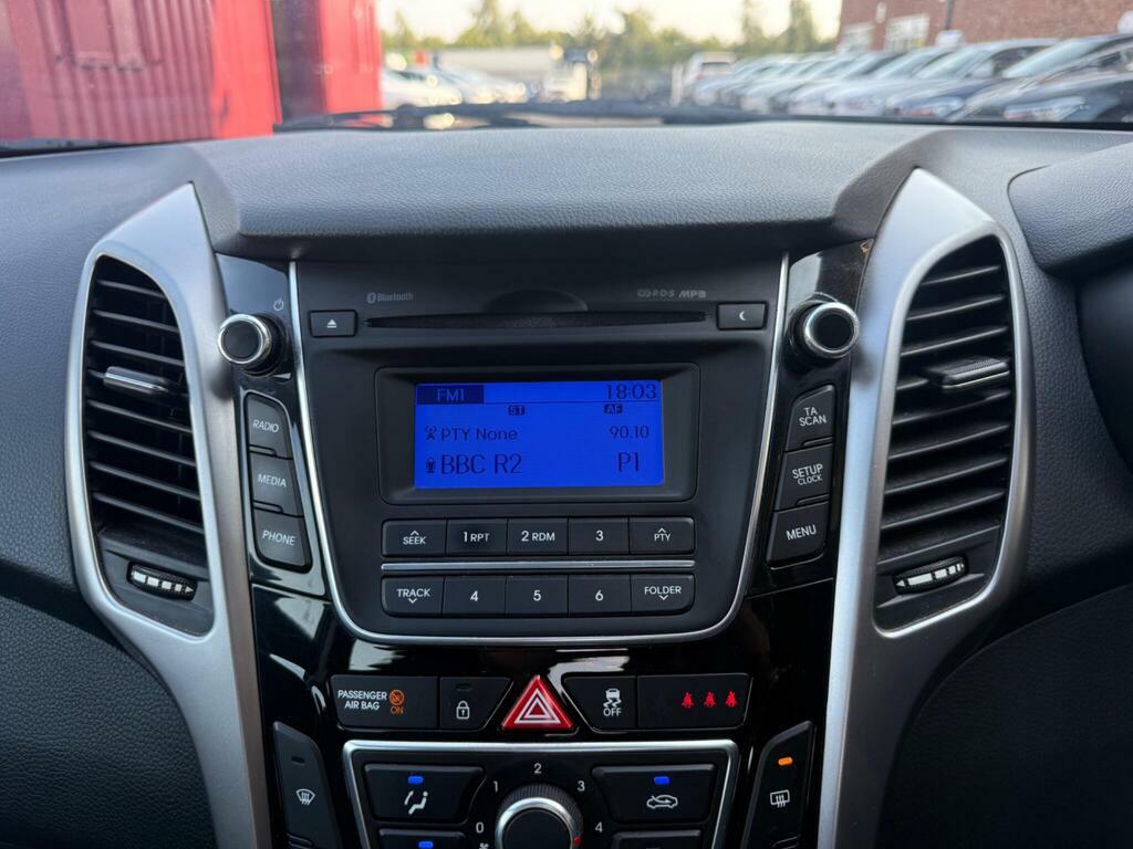 Hyundai I30 1.4 Classic 98 Bhp 1 Former Keeper Silver #19