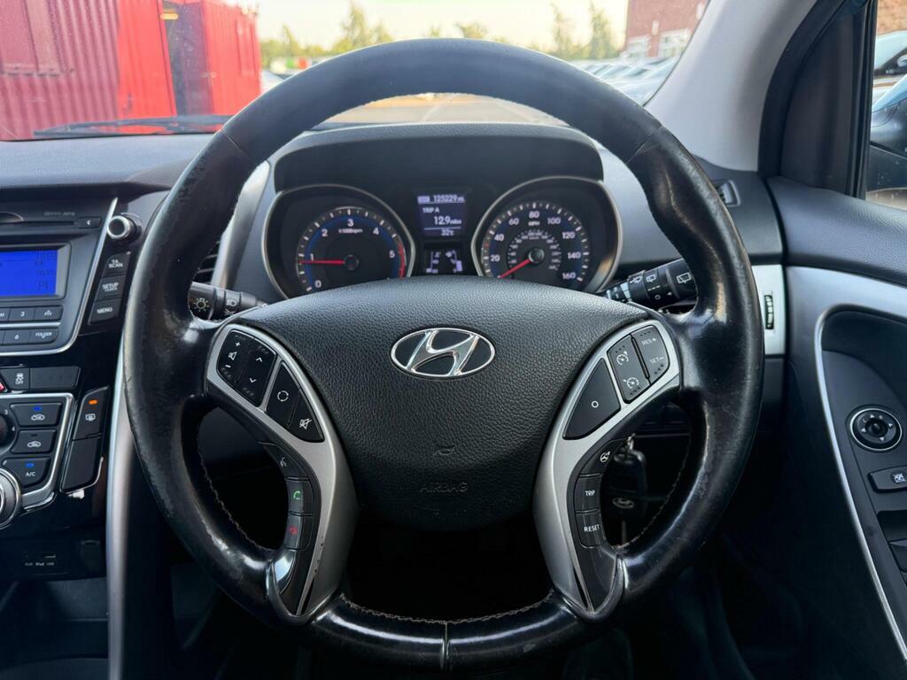 Hyundai I30 1.4 Classic 98 Bhp 1 Former Keeper Silver #22
