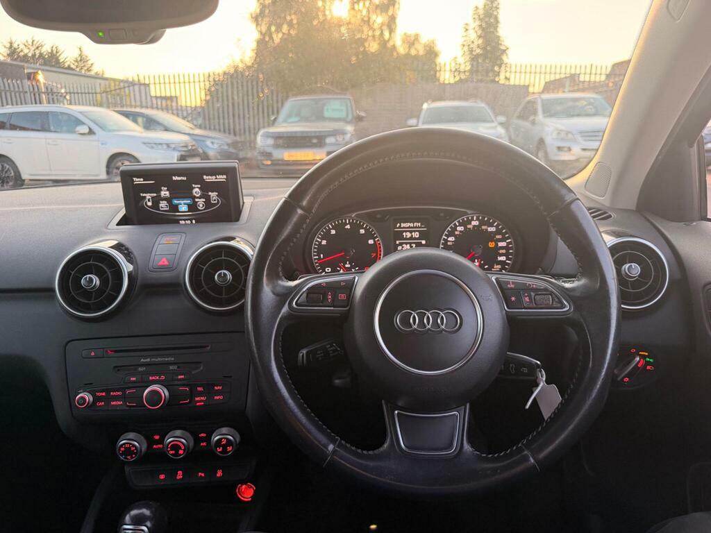 Audi A1 1.4 Tfsi Sport Sportback Euro 5 Red #16