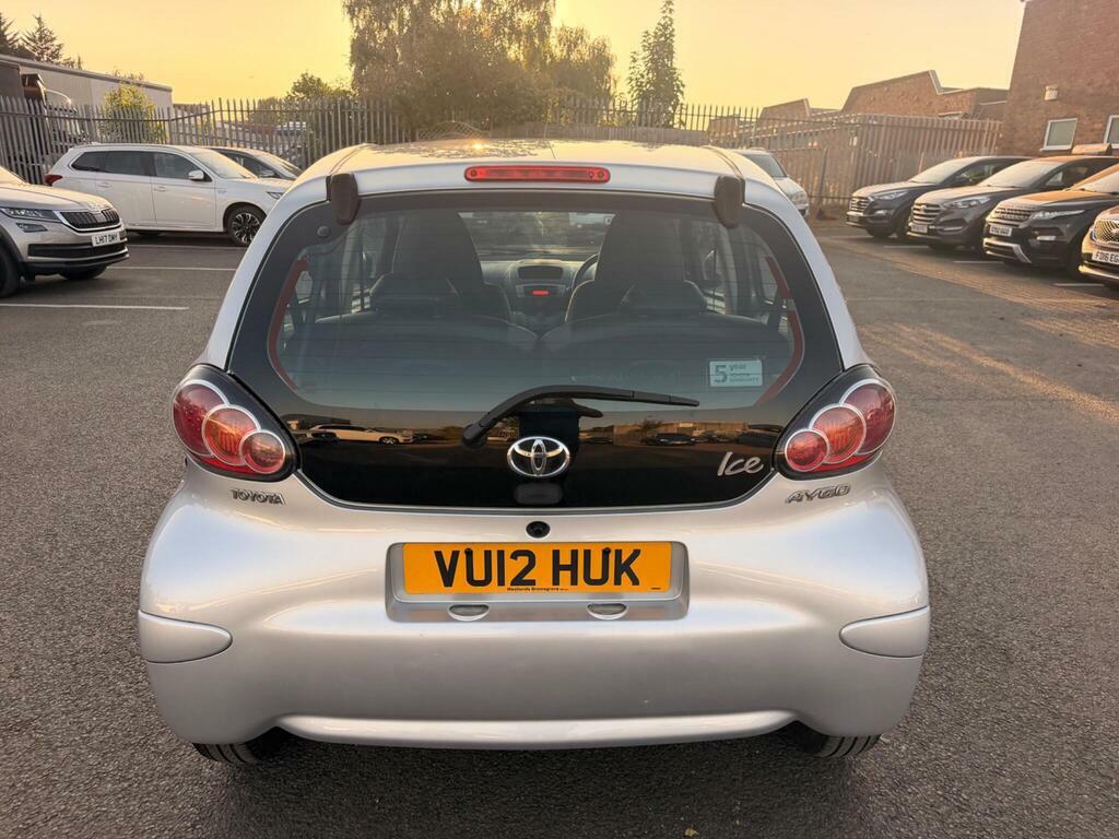 Toyota Aygo 1.0 Vvt-i Go Euro 5 White #9