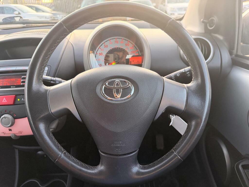 Toyota Aygo 1.0 Vvt-i Go Euro 5 White #15