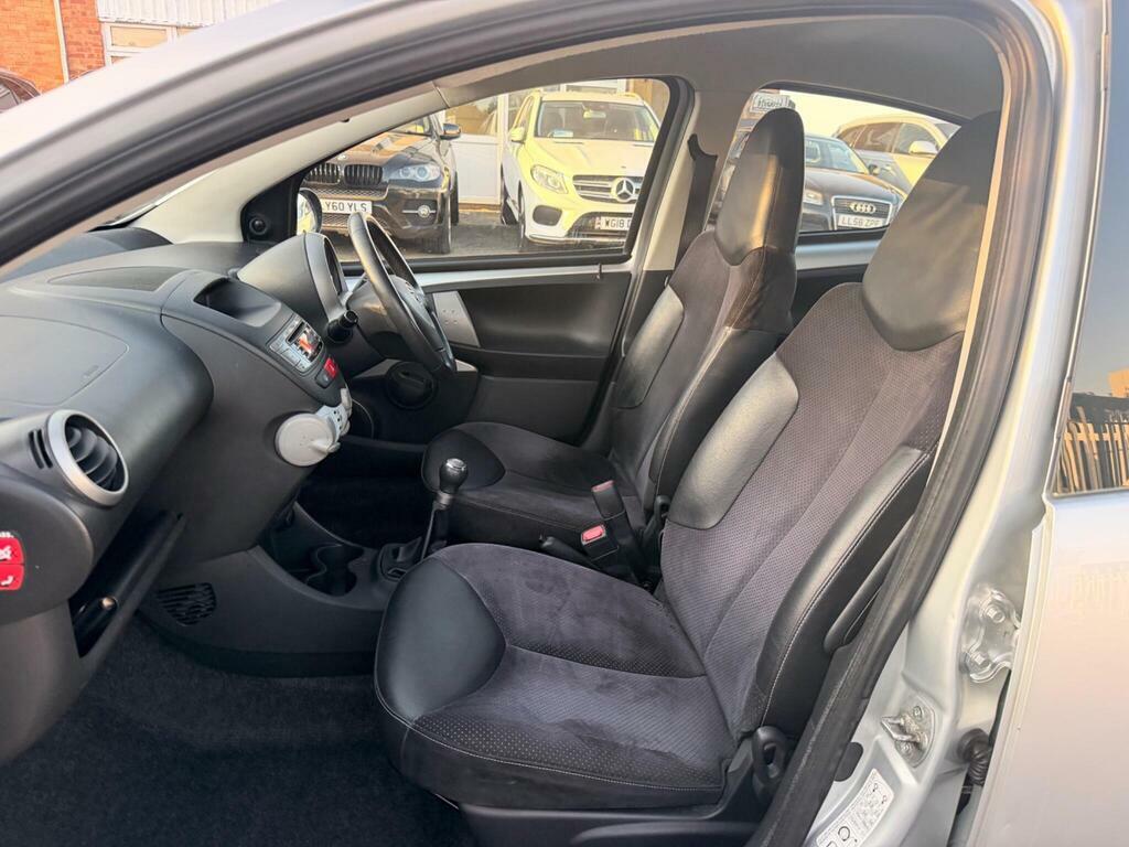 Toyota Aygo 1.0 Vvt-i Go Euro 5 White #11