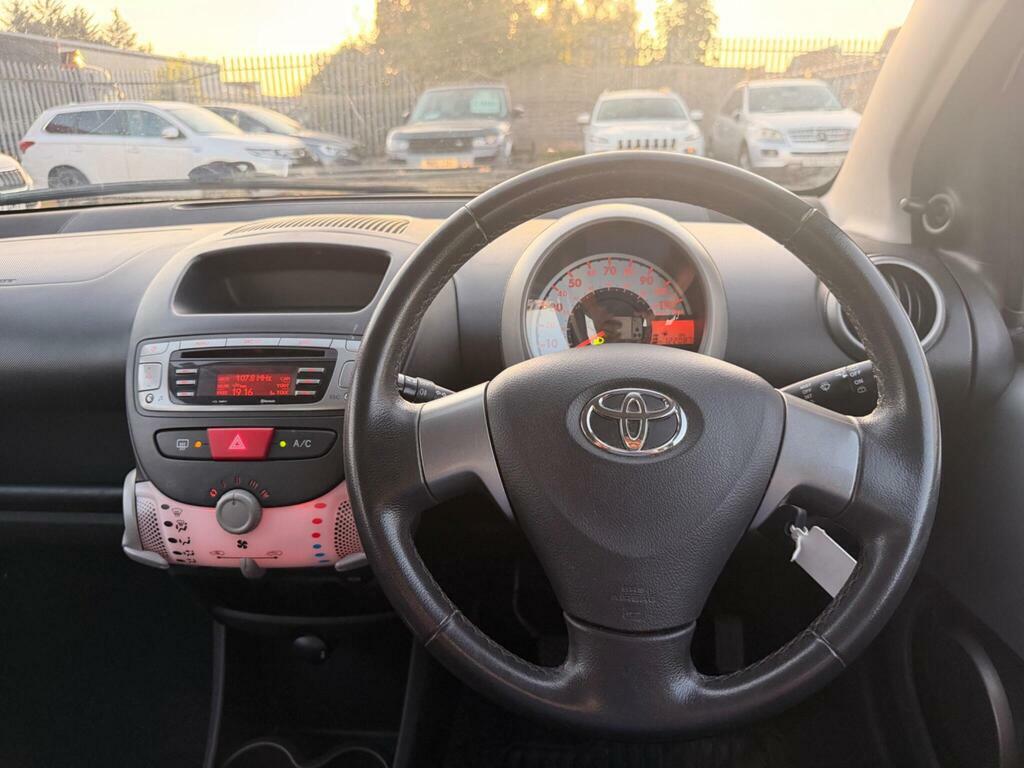 Toyota Aygo 1.0 Vvt-i Go Euro 5 White #13