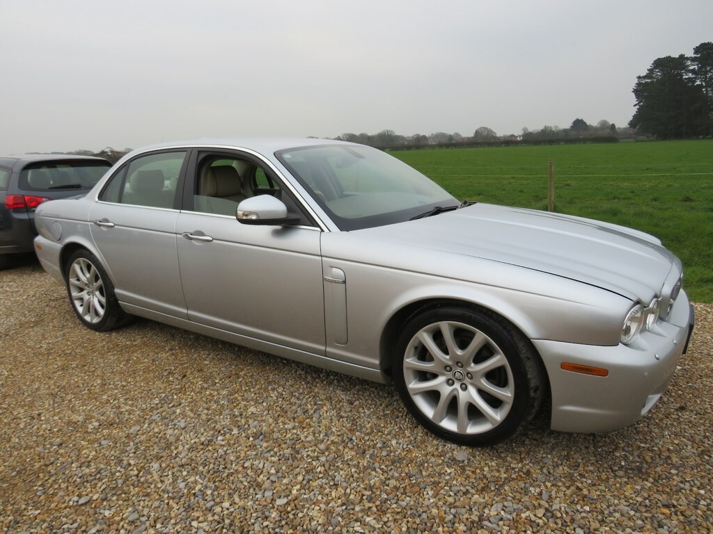 Jaguar XJ Executive Aluminium Bodied Silver