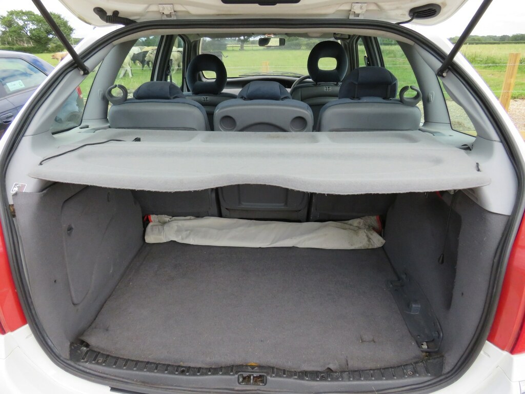 Citroen Xsara Picasso 2.0I 16V Desire White #6