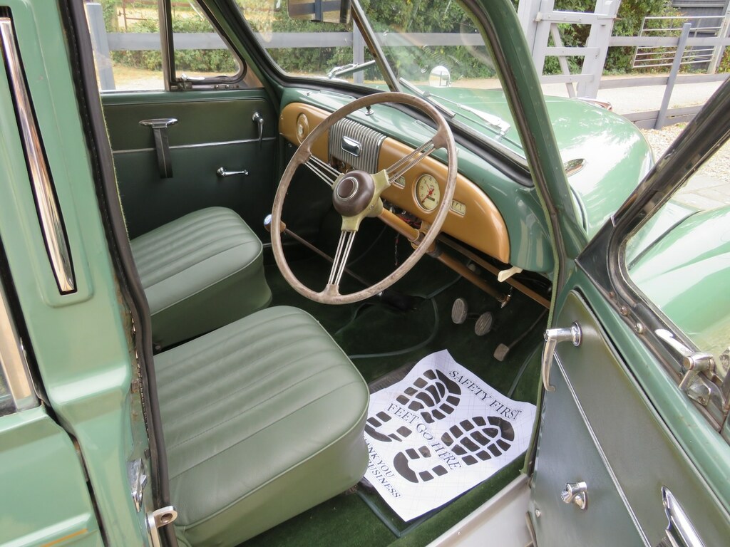 Morris Minor Saloon VIA4835 Green #4