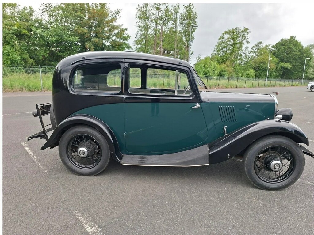 Morris Eight Saloon Green