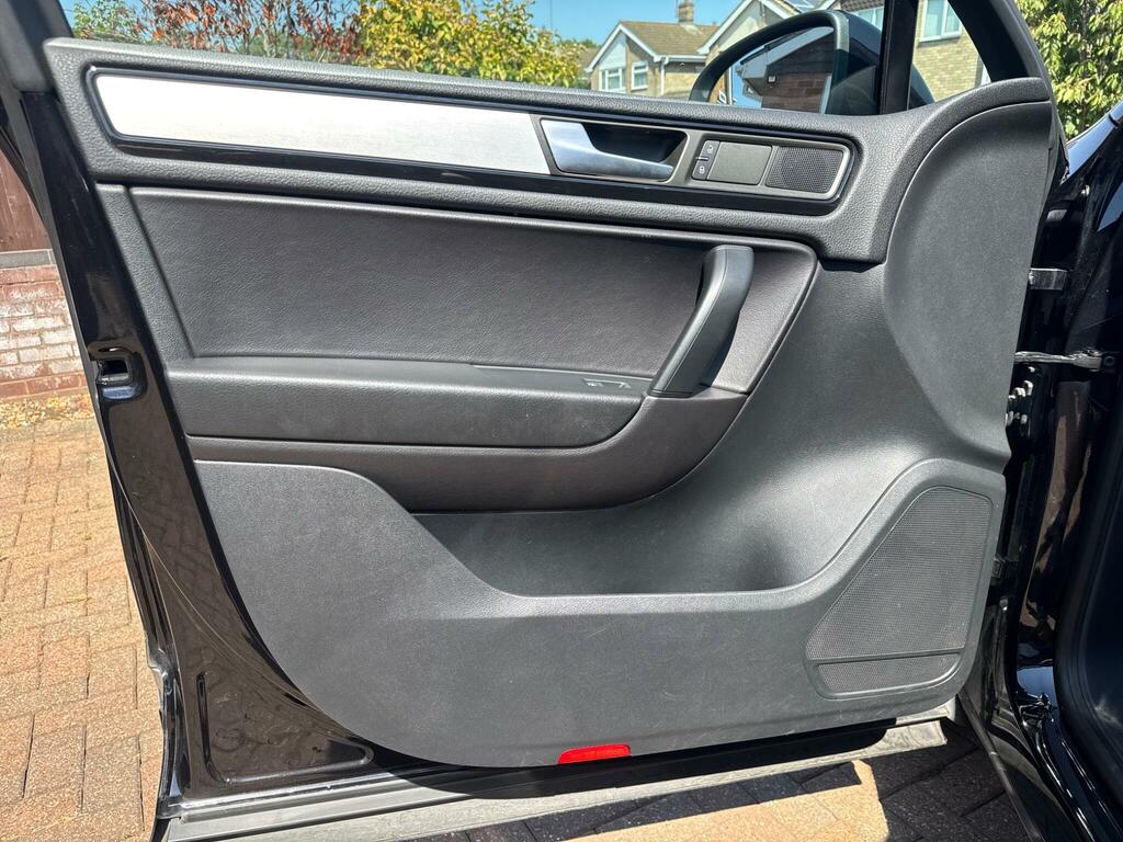 Volkswagen Touareg 3.0L V6 Altitude Tdi Silver #37