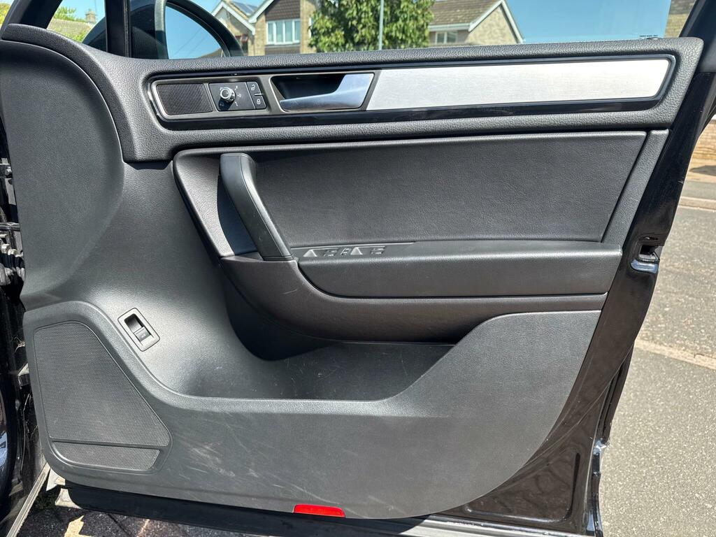 Volkswagen Touareg 3.0L V6 Altitude Tdi Silver #34