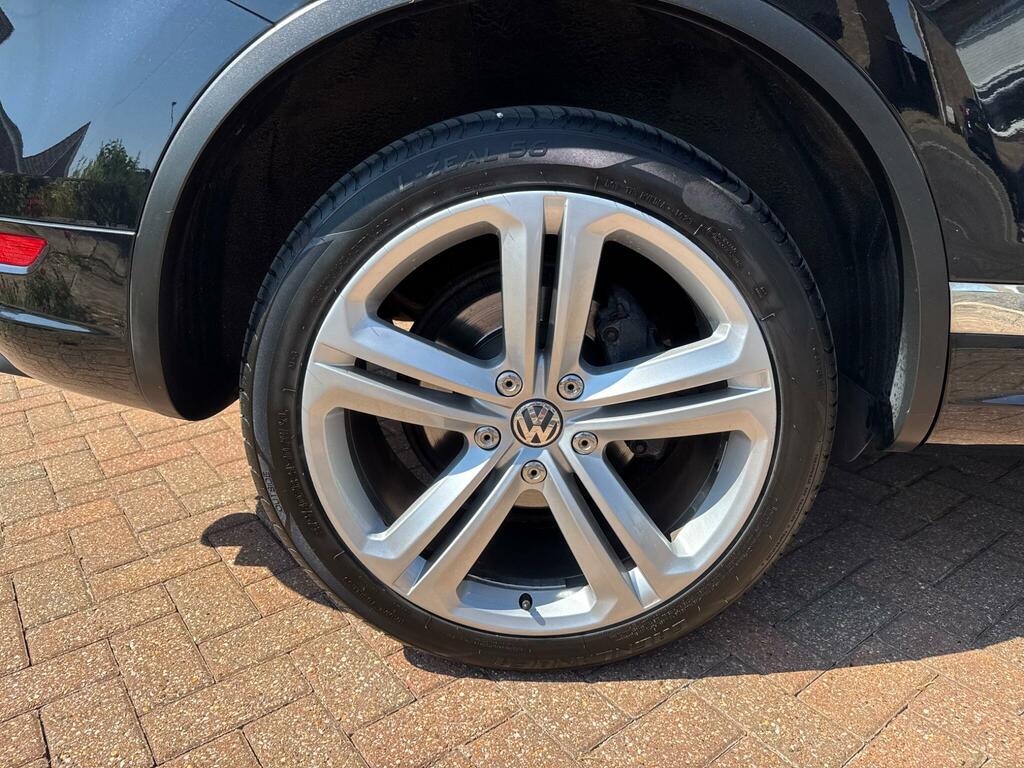 Volkswagen Touareg 3.0L V6 Altitude Tdi Silver #39