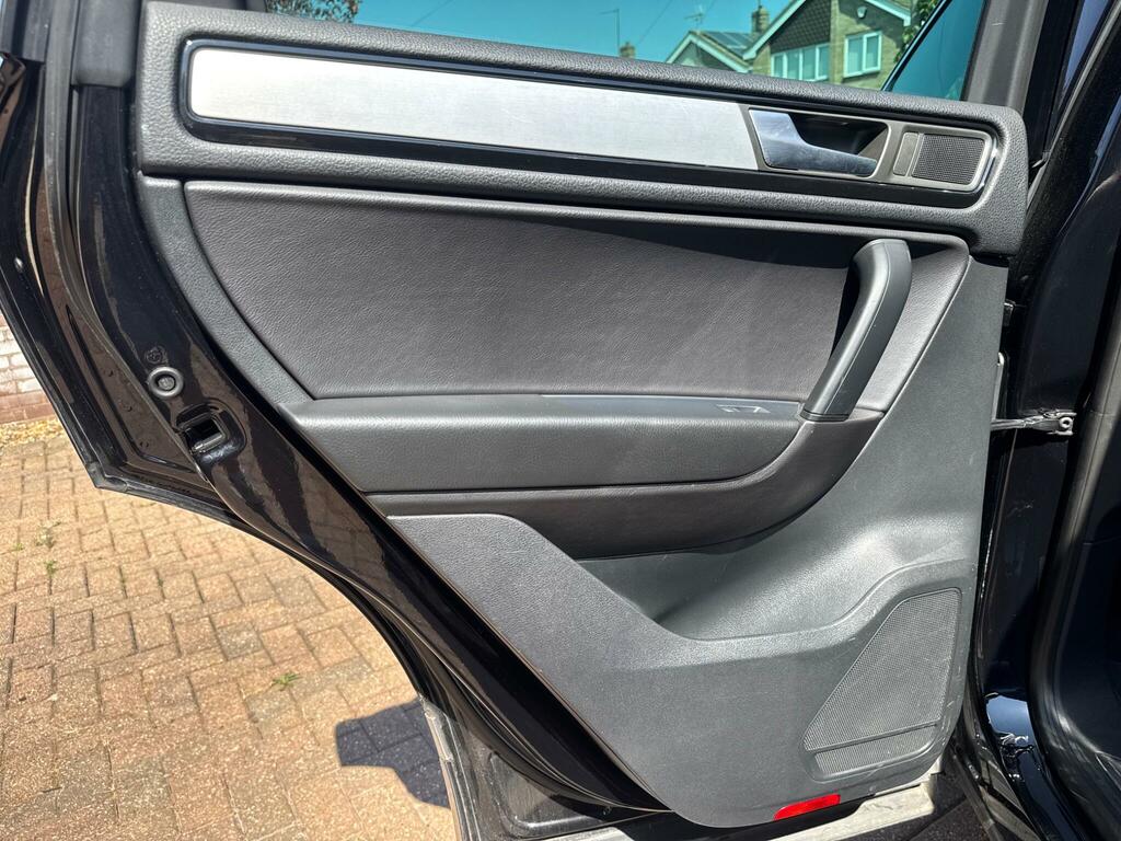 Volkswagen Touareg 3.0L V6 Altitude Tdi Silver #36