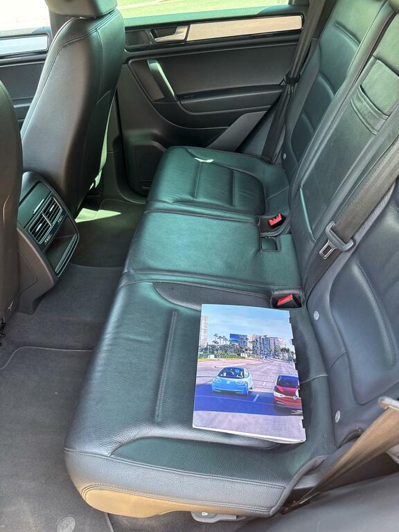Volkswagen Touareg 3.0L V6 Altitude Tdi Silver #28