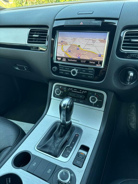 Volkswagen Touareg 3.0L V6 Altitude Tdi Silver #42