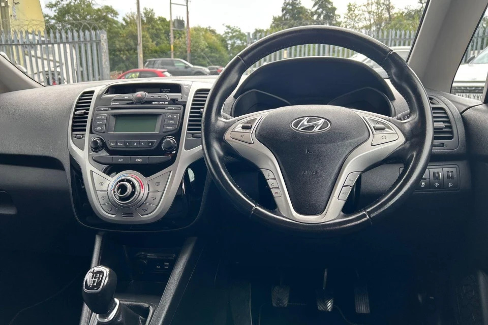 Hyundai Ix20 Mpv 1.4 Se Blue Drive White #15