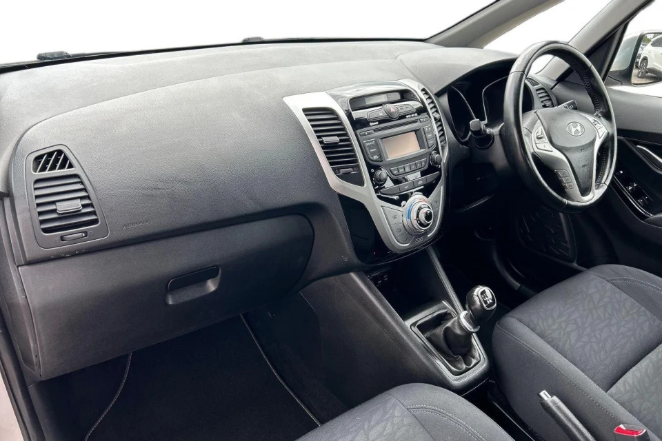 Hyundai Ix20 1.4 Blue Drive Se Euro 6 Ss Silver #2