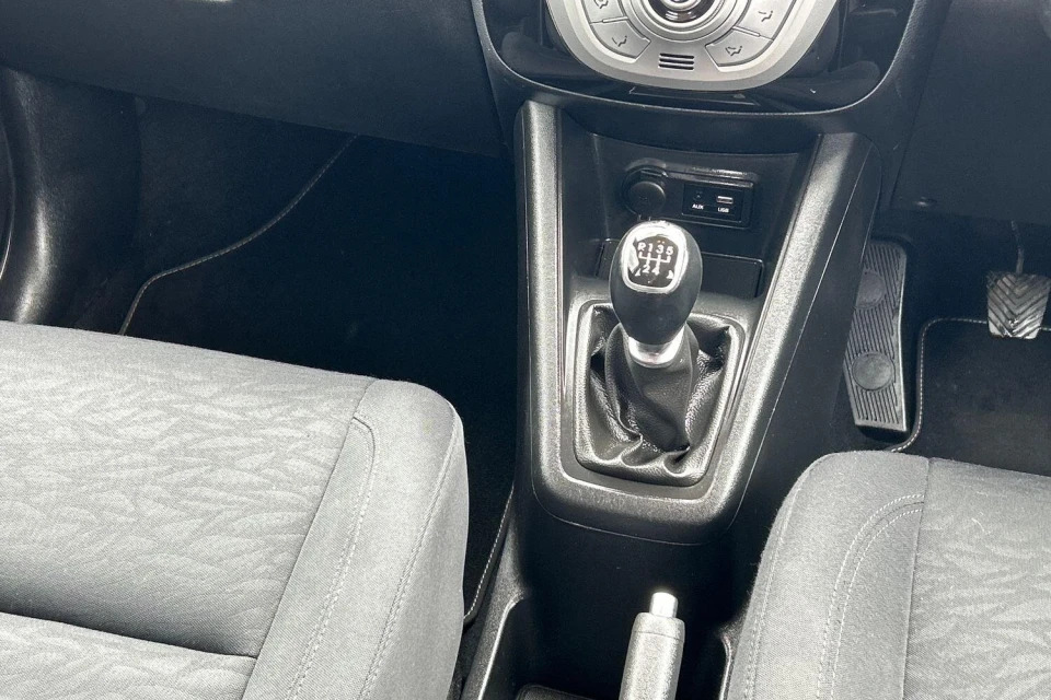 Hyundai Ix20 Mpv 1.4 Se Blue Drive White #17