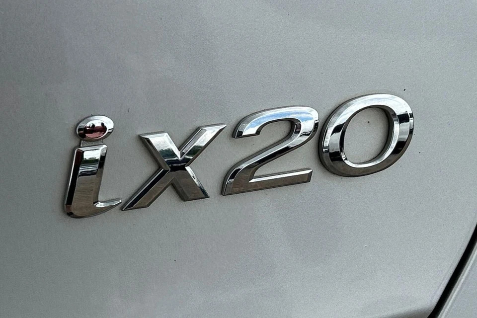 Hyundai Ix20 Mpv 1.4 Se Blue Drive White #26