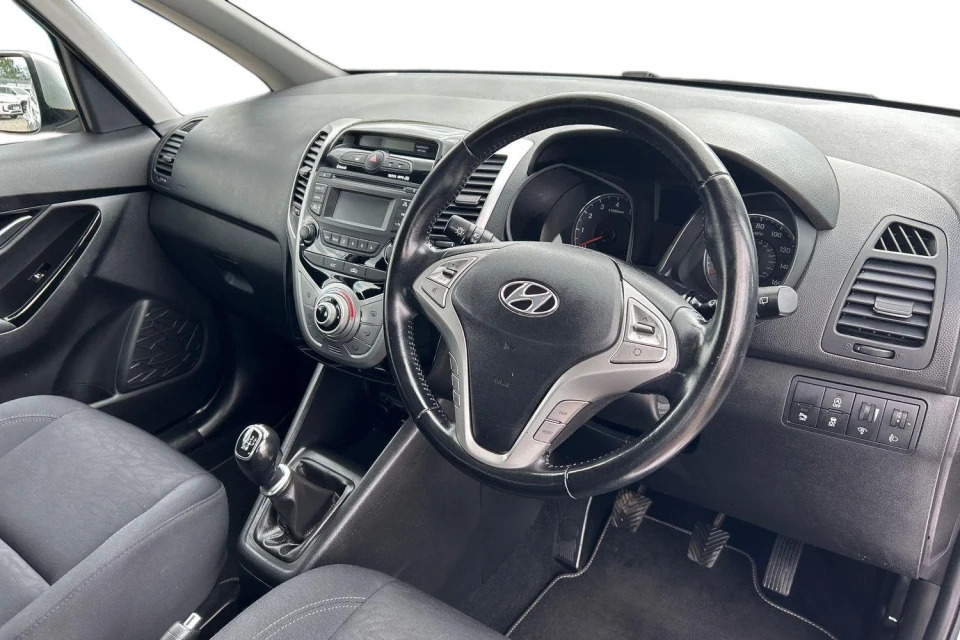 Hyundai Ix20 1.4 Blue Drive Se Euro 6 Ss Silver #6