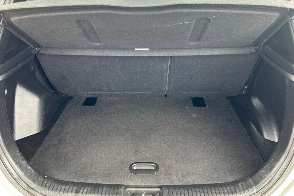 Hyundai Ix20 Mpv 1.4 Se Blue Drive White #20
