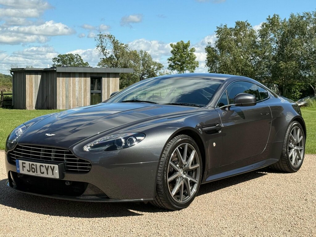 Aston Martin Vantage V8 #8