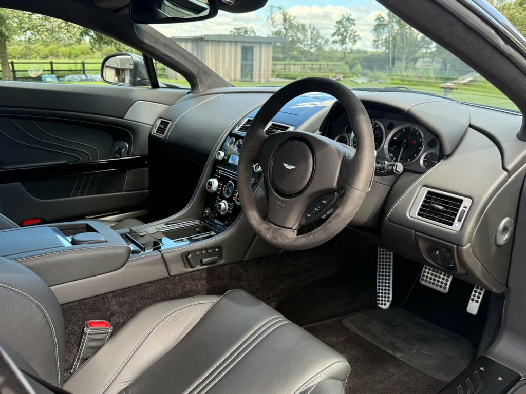Aston Martin Vantage V8 #18