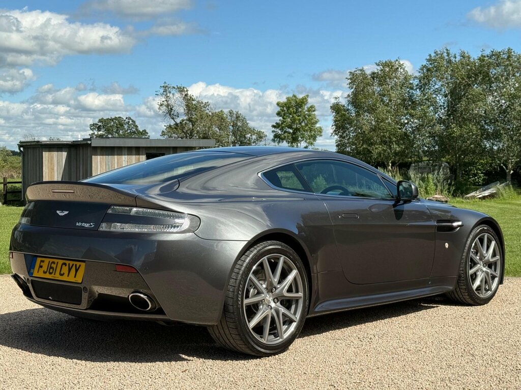 Aston Martin Vantage V8 #13