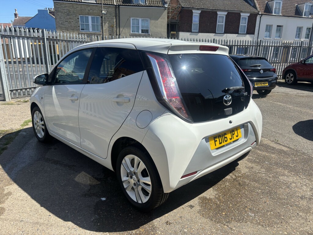 Toyota Aygo Hatchback 1.0 Vvt-i X-pure 2016 White #6