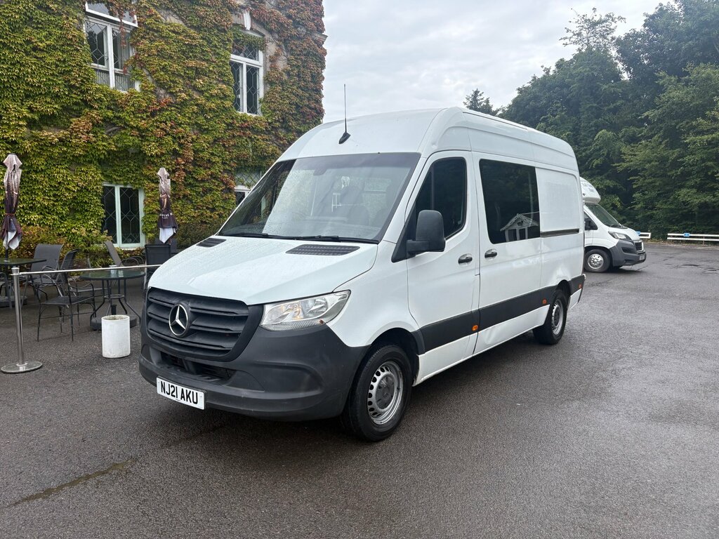 Mercedes-Benz Sprinter 2.0 315 Progressive L2h2 Euro 6 9 Seats Crew Van I White
