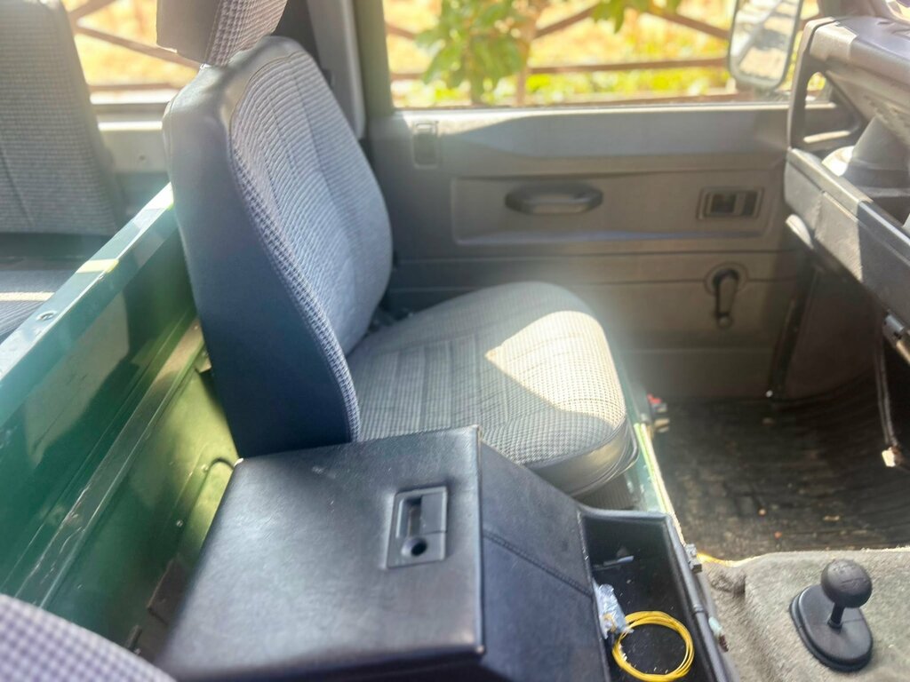 Land Rover Defender 90 Mpv Green #4