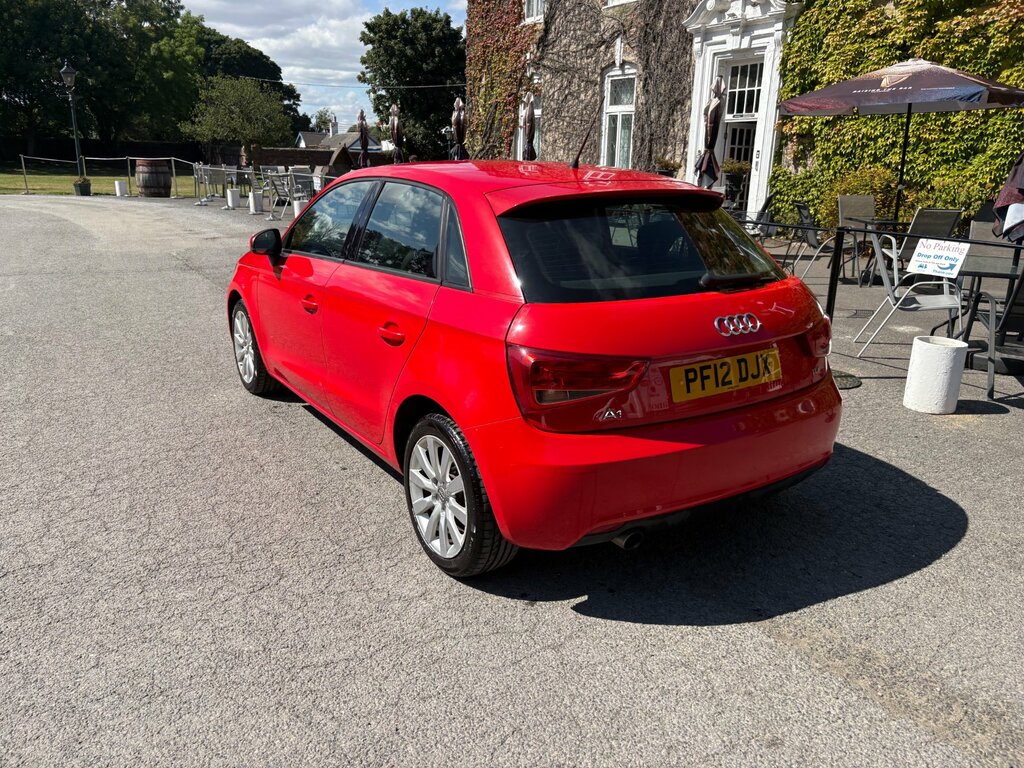 Audi A1 1.6 Tdi Sport Sportback Euro 5 Red #3