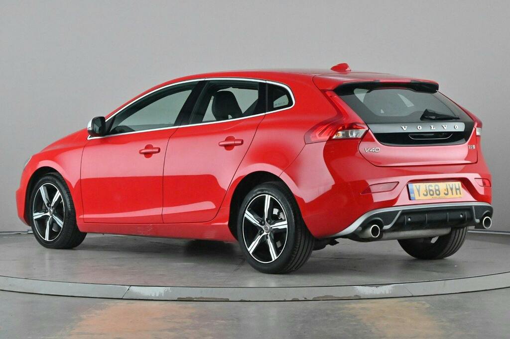 Volvo V40 1.5 T2 Gpf R Design Nav Plus Hatchback Red #3