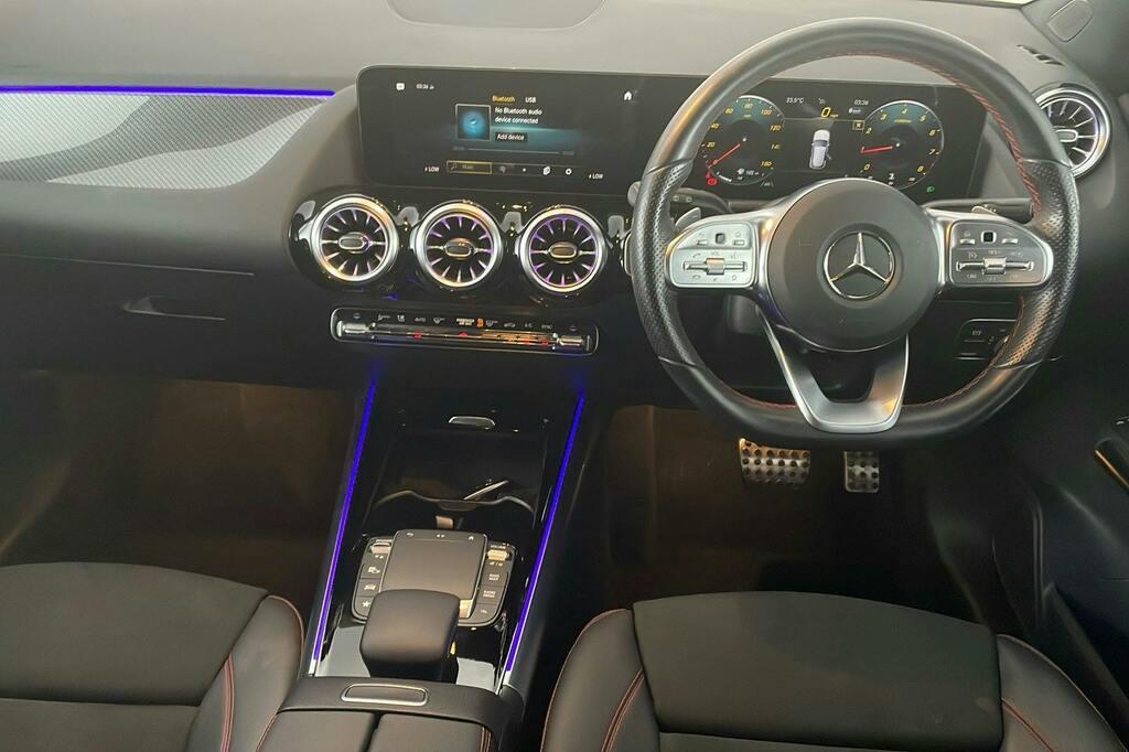Mercedes-Benz GLA Class 1.3 Gla180 Amg Line Premium Plus Suv Black #4